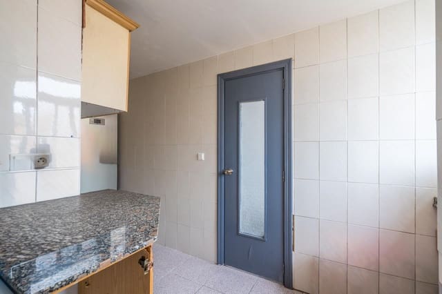 4 camera da letto Appartamento in vendita in Benicalap, Valencia città - 198.000 € (Rif: 9965397)
