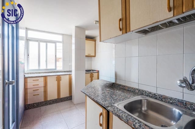 4 makuuhuone Asunto myytävänä paikassa Benicalap, Valencia kaupunki - 198 000 € (Ref: 9965397)