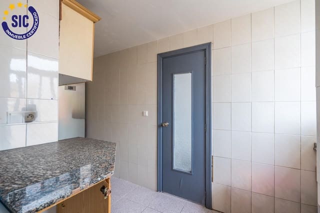 4 makuuhuone Asunto myytävänä paikassa Benicalap, Valencia kaupunki - 198 000 € (Ref: 9965397)