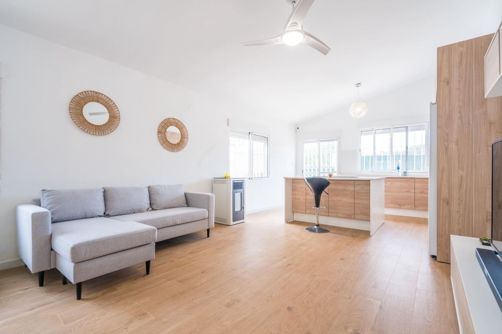 3 soveværelse Finca/Landehus til salg i Pedralba med swimmingpool - € 160.000 (Ref: 9970761)