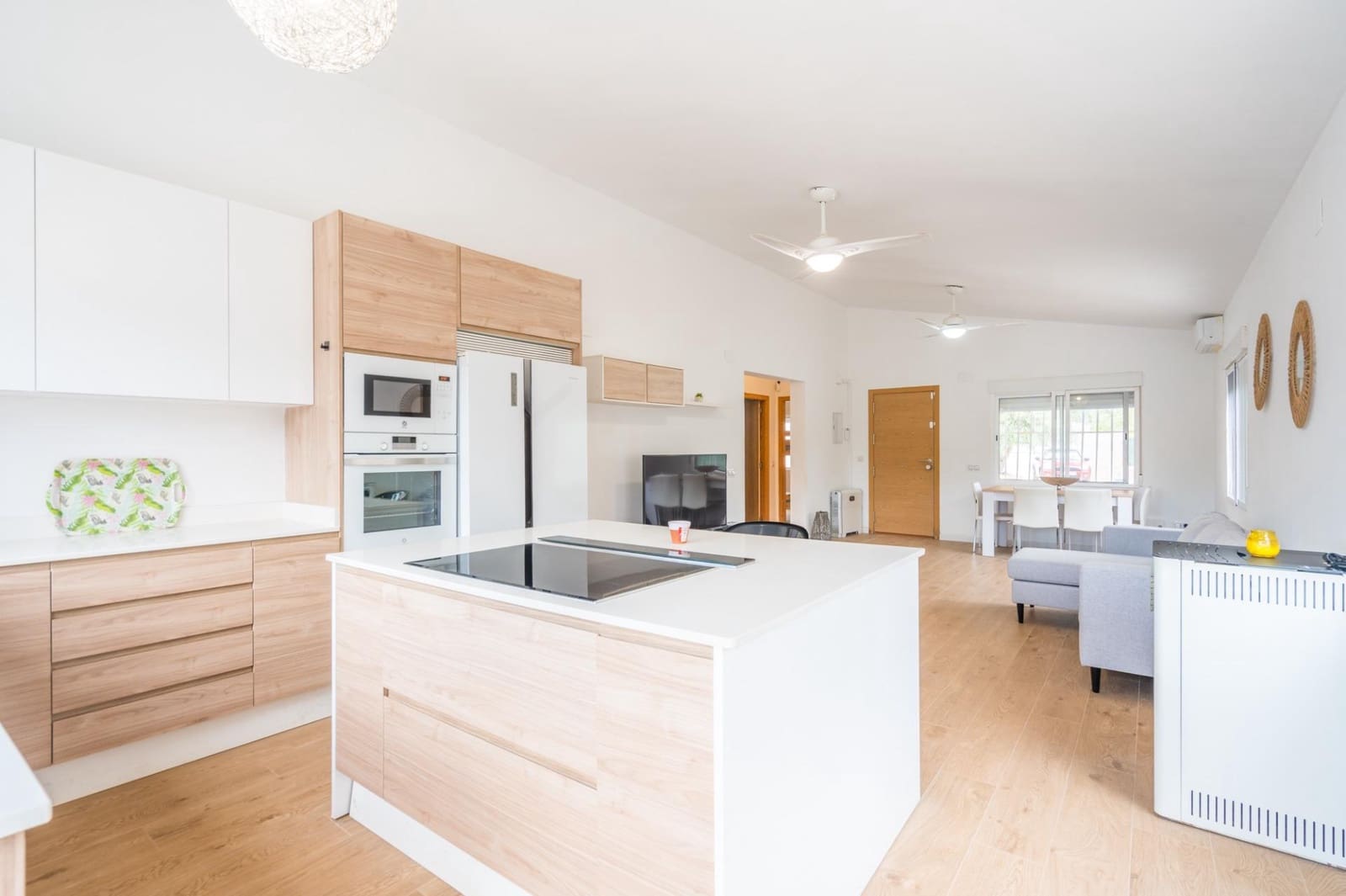 3 soveværelse Finca/Landehus til salg i Pedralba med swimmingpool - € 160.000 (Ref: 9970761)