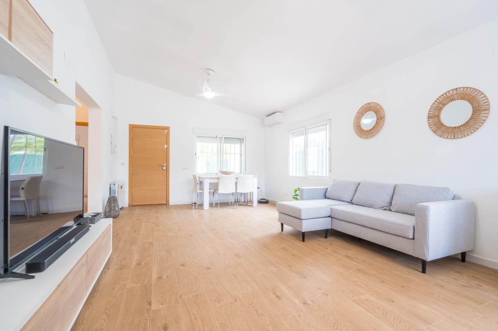3 soveværelse Finca/Landehus til salg i Pedralba med swimmingpool - € 160.000 (Ref: 9970761)