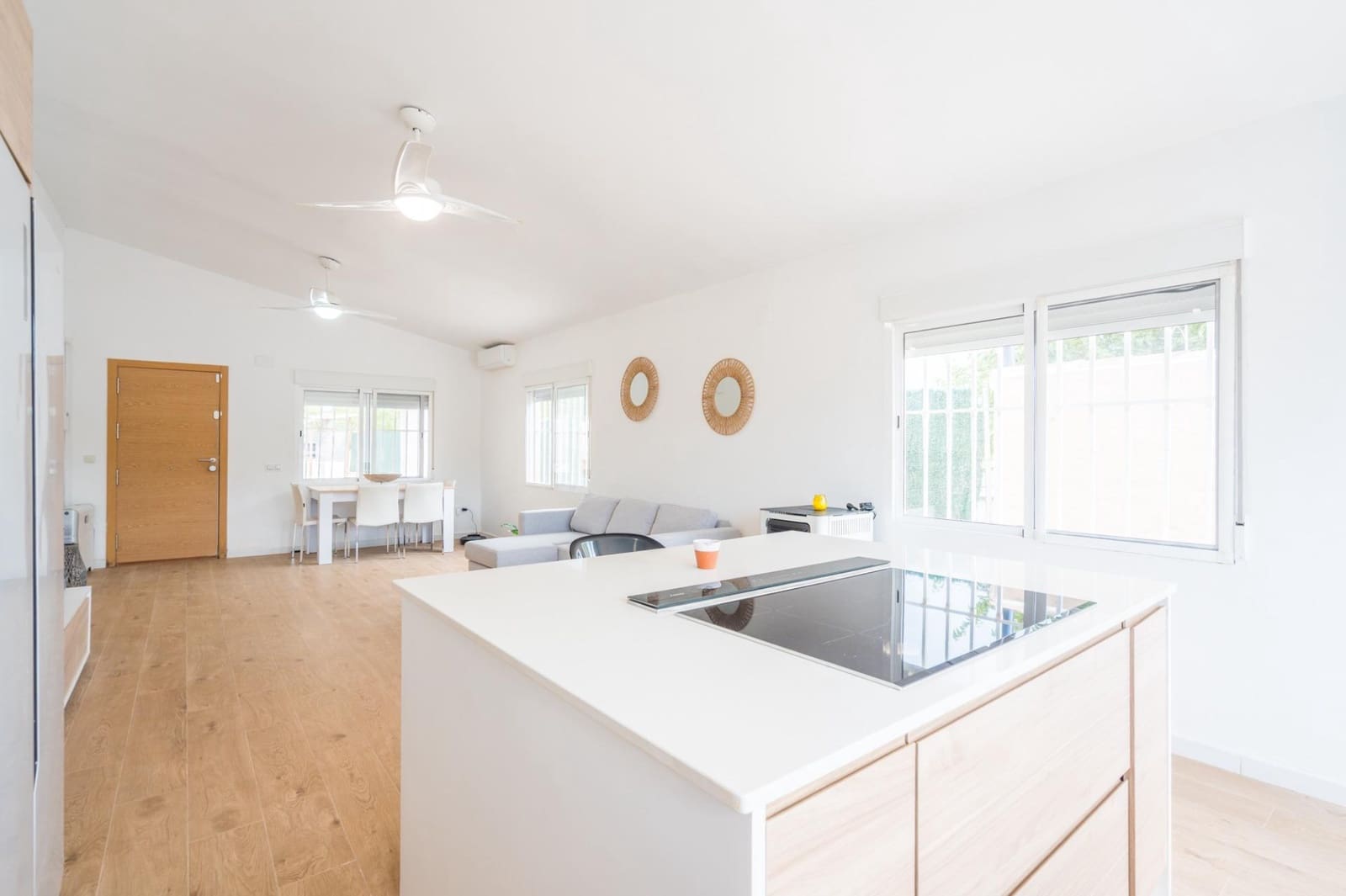 3 soveværelse Finca/Landehus til salg i Pedralba med swimmingpool - € 160.000 (Ref: 9970761)