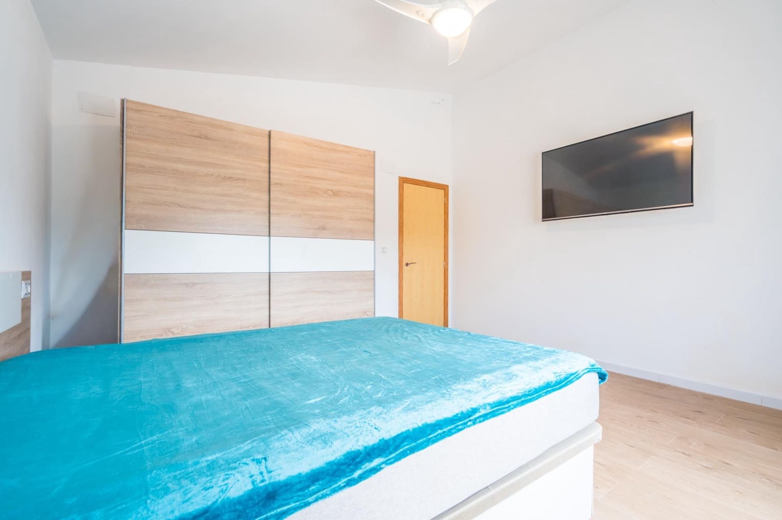3 soveværelse Finca/Landehus til salg i Pedralba med swimmingpool - € 160.000 (Ref: 9970761)