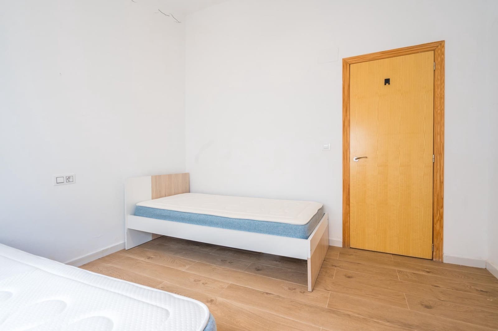 3 soveværelse Finca/Landehus til salg i Pedralba med swimmingpool - € 160.000 (Ref: 9970761)