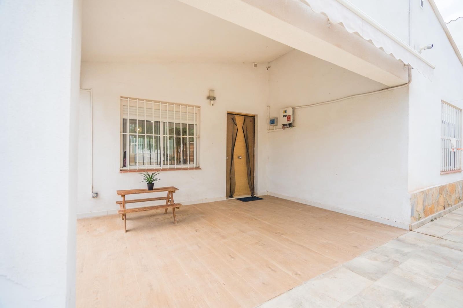 3 soveværelse Finca/Landehus til salg i Pedralba med swimmingpool - € 160.000 (Ref: 9970761)