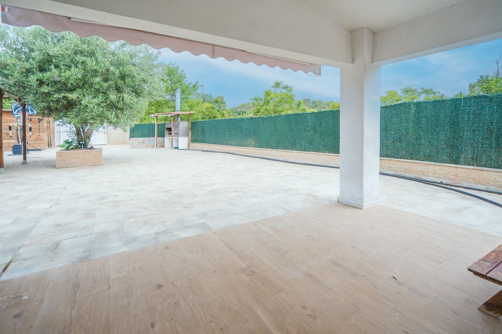 3 soveværelse Finca/Landehus til salg i Pedralba med swimmingpool - € 160.000 (Ref: 9970761)