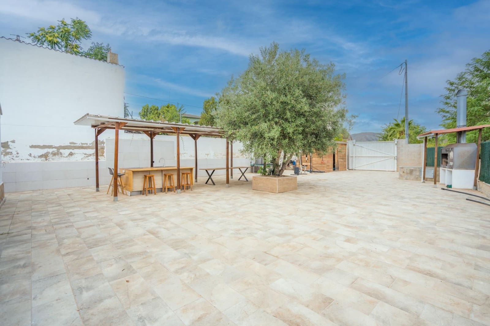 3 soveværelse Finca/Landehus til salg i Pedralba med swimmingpool - € 160.000 (Ref: 9970761)
