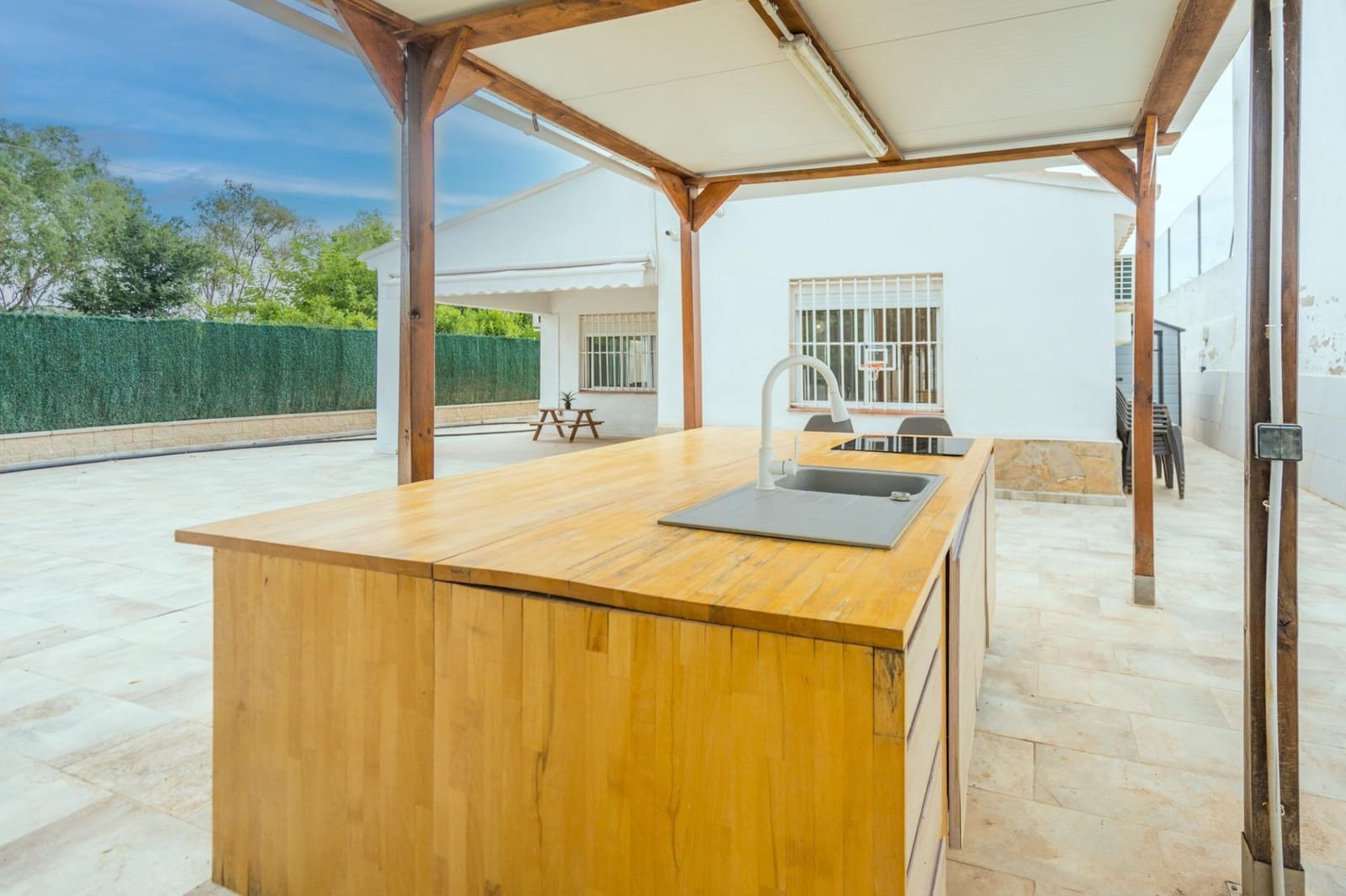 3 soveværelse Finca/Landehus til salg i Pedralba med swimmingpool - € 160.000 (Ref: 9970761)