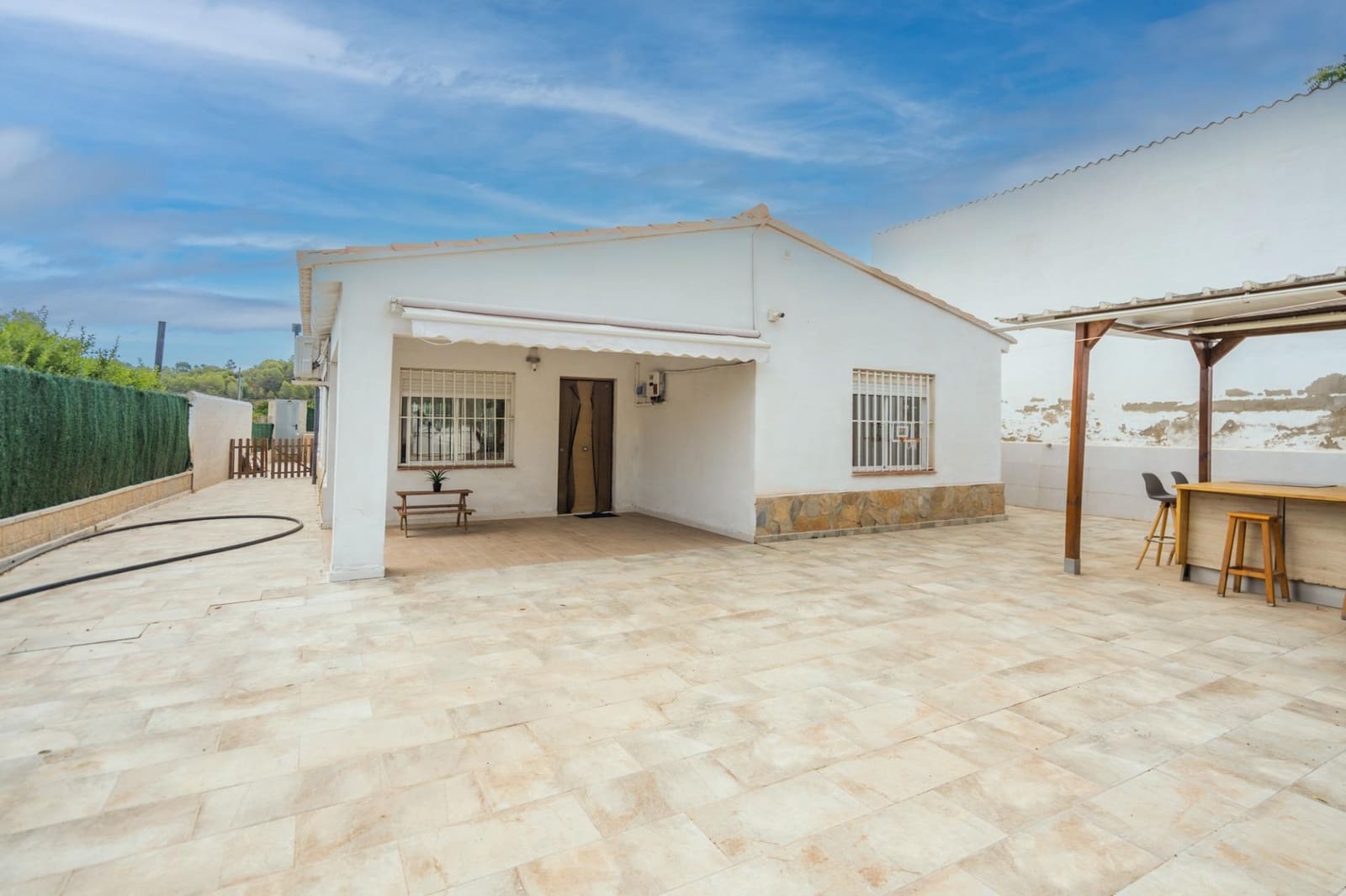 3 soveværelse Finca/Landehus til salg i Pedralba med swimmingpool - € 160.000 (Ref: 9970761)