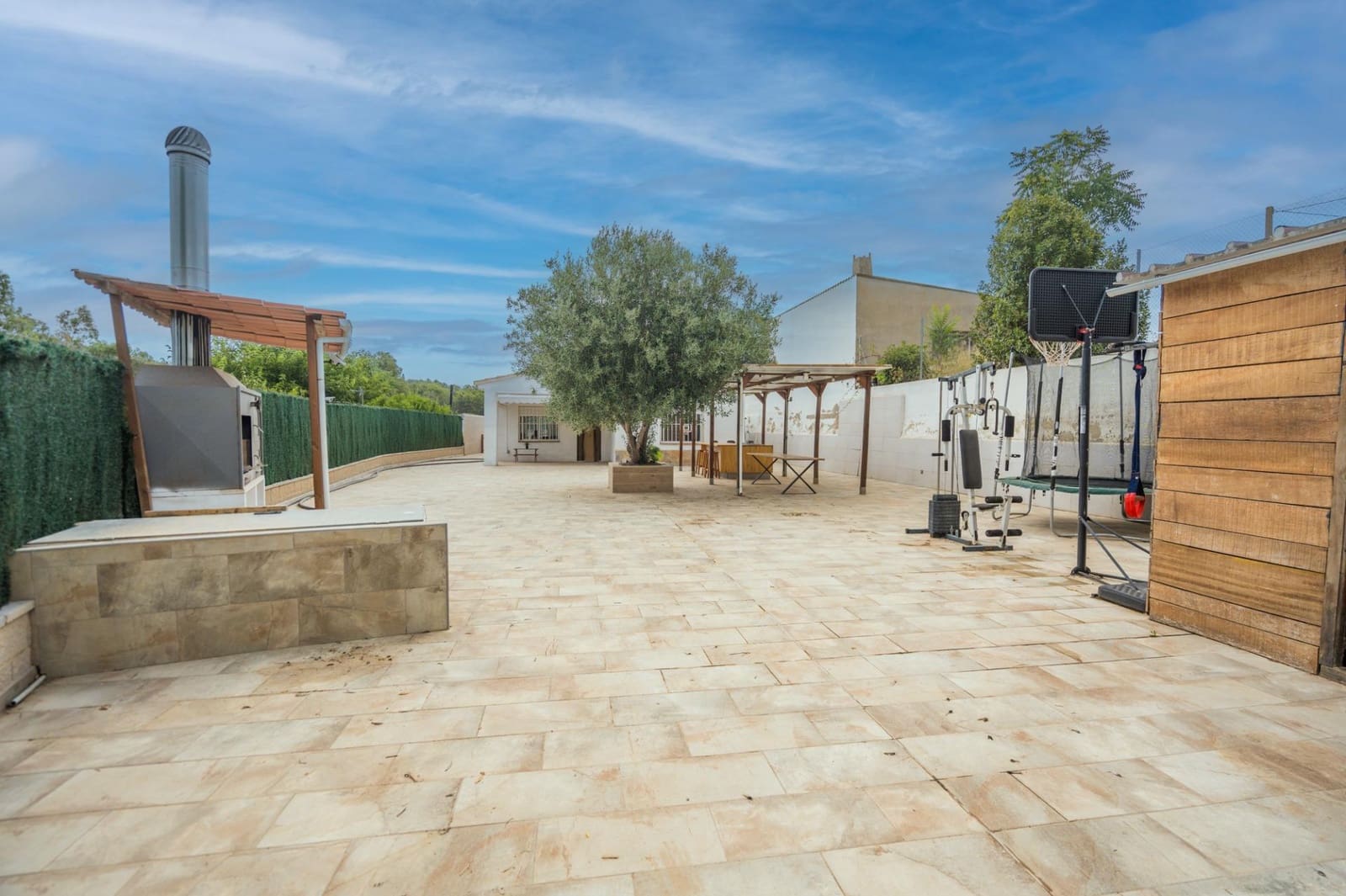 3 soveværelse Finca/Landehus til salg i Pedralba med swimmingpool - € 160.000 (Ref: 9970761)