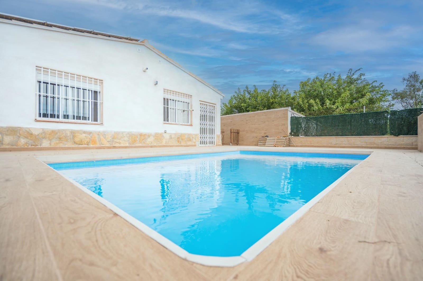 3 soveværelse Finca/Landehus til salg i Pedralba med swimmingpool - € 160.000 (Ref: 9970761)