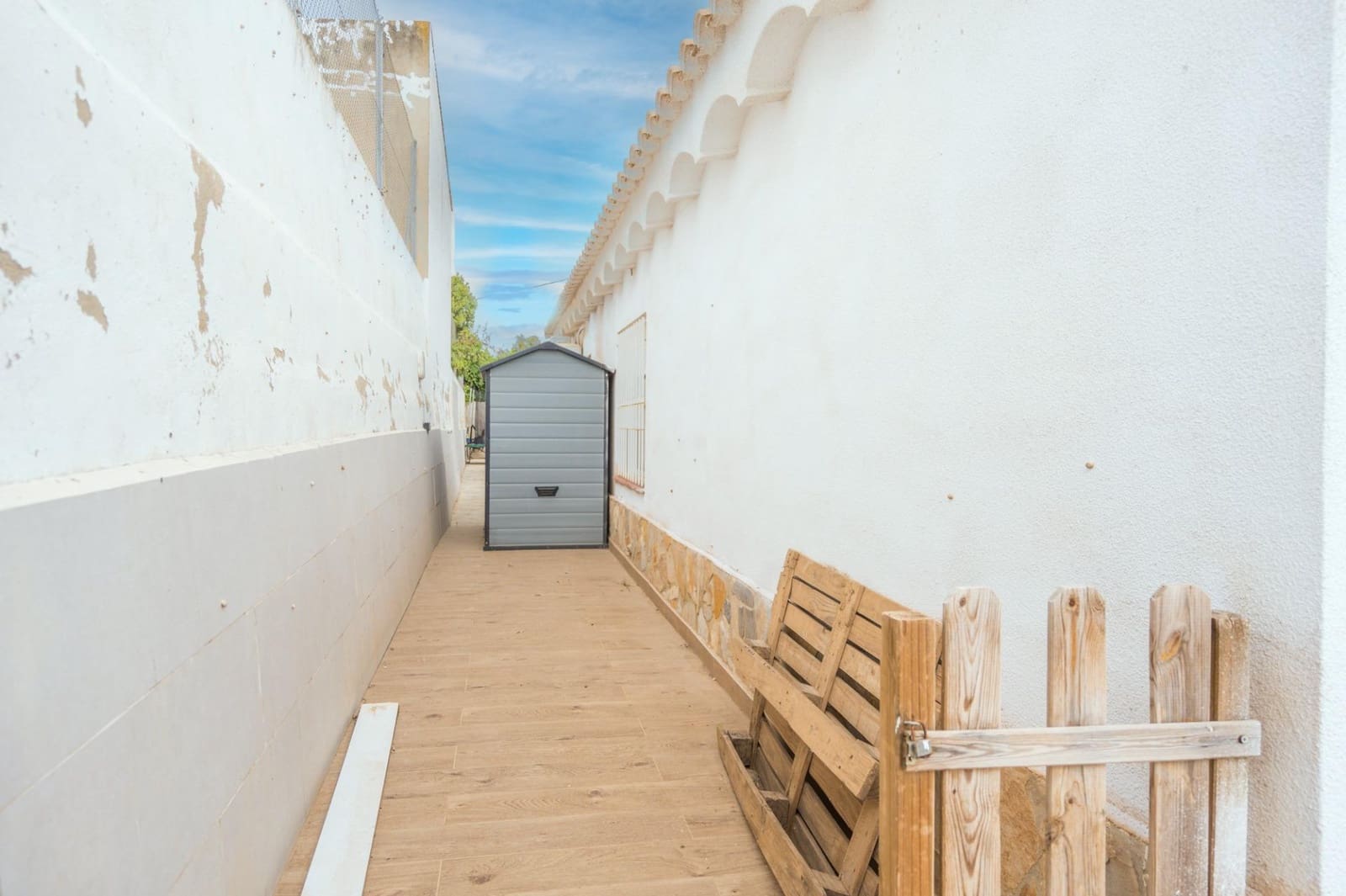 3 soveværelse Finca/Landehus til salg i Pedralba med swimmingpool - € 160.000 (Ref: 9970761)