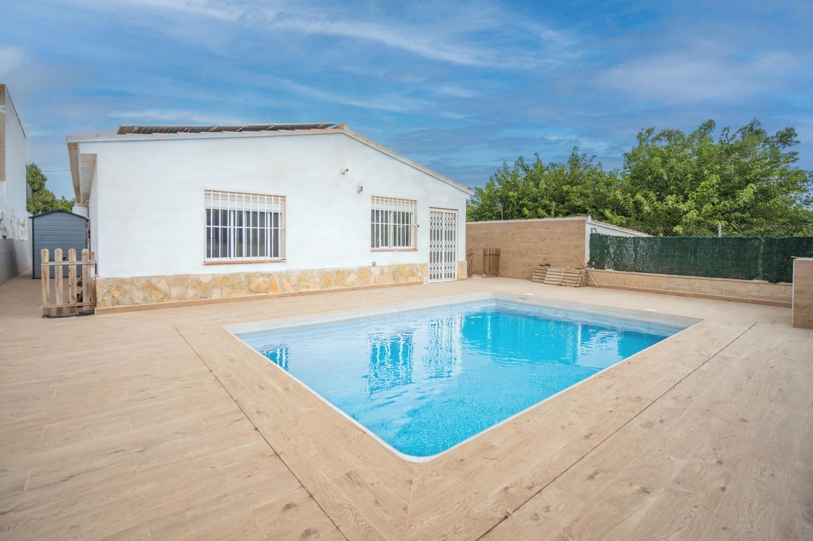 3 soveværelse Finca/Landehus til salg i Pedralba med swimmingpool - € 160.000 (Ref: 9970761)
