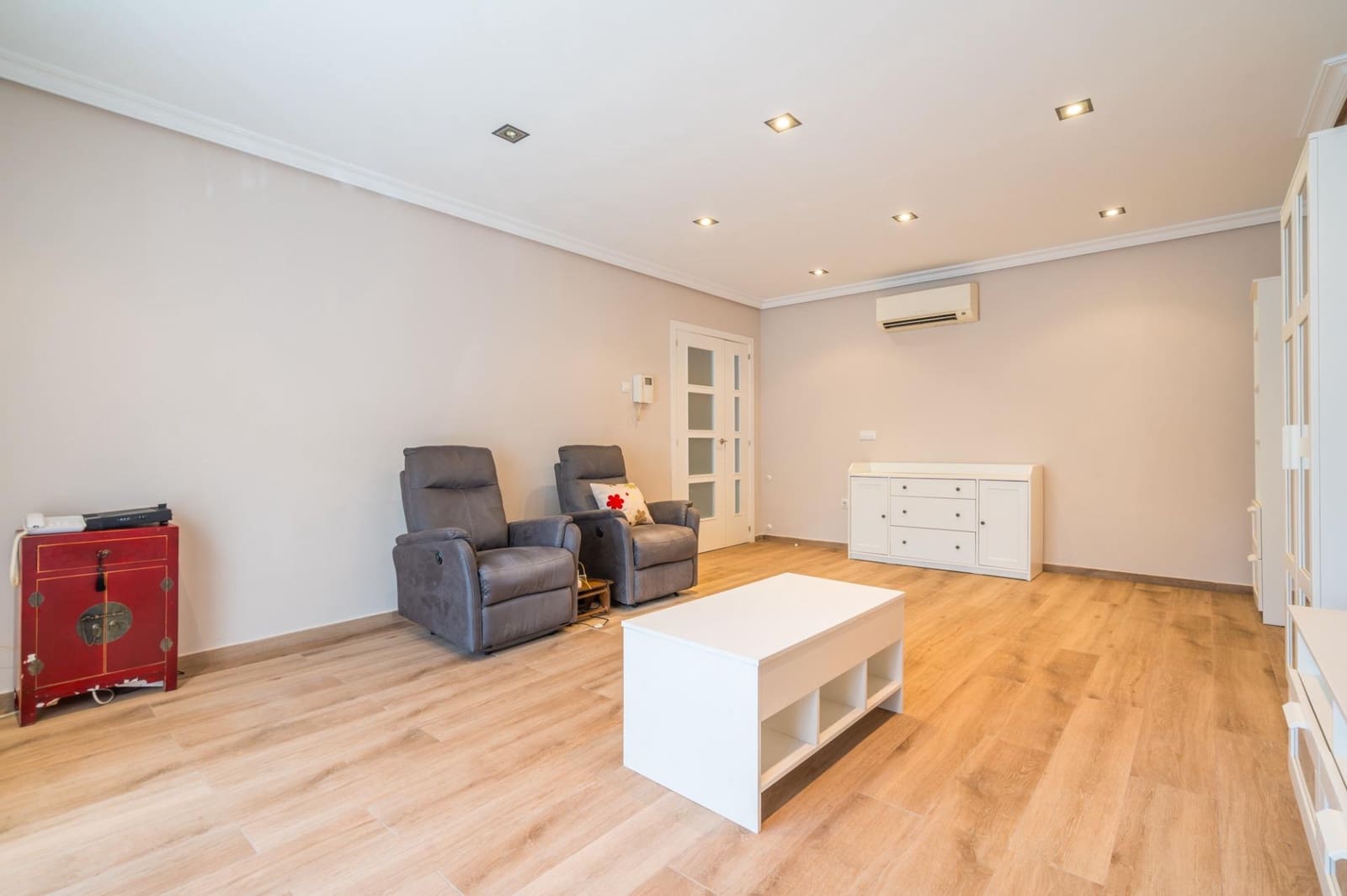 4 soverom Leilighet til salgs i Aldaia med garasje - € 319 900 (Ref: 9973452)