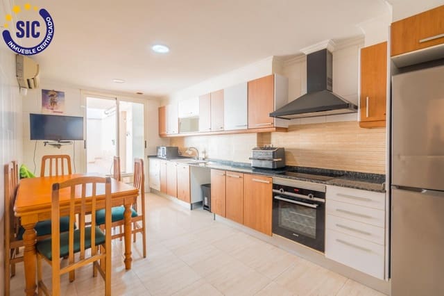 4 slaapkamer Flat te koop in Aldaia met garage - € 319.900 (Ref: 9973452)