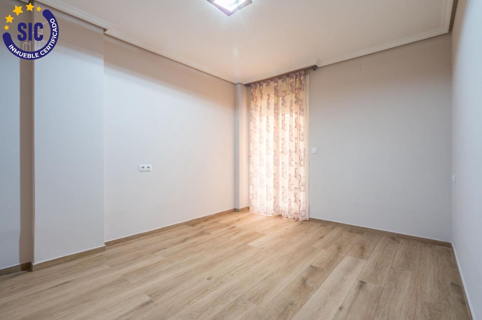 4 makuuhuone Asunto myytävänä paikassa Aldaia mukana 
autotalli - 319 900 € (Ref: 9973452)