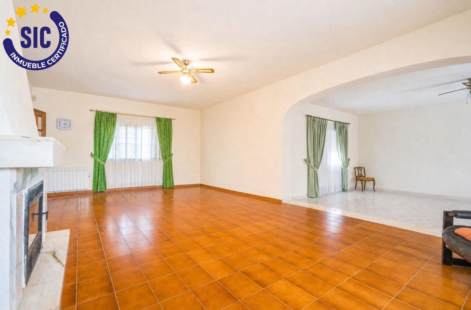 4 chambre Villa/Maison à vendre à Serra avec piscine garage - 499 000 € (Ref: 9990820)
