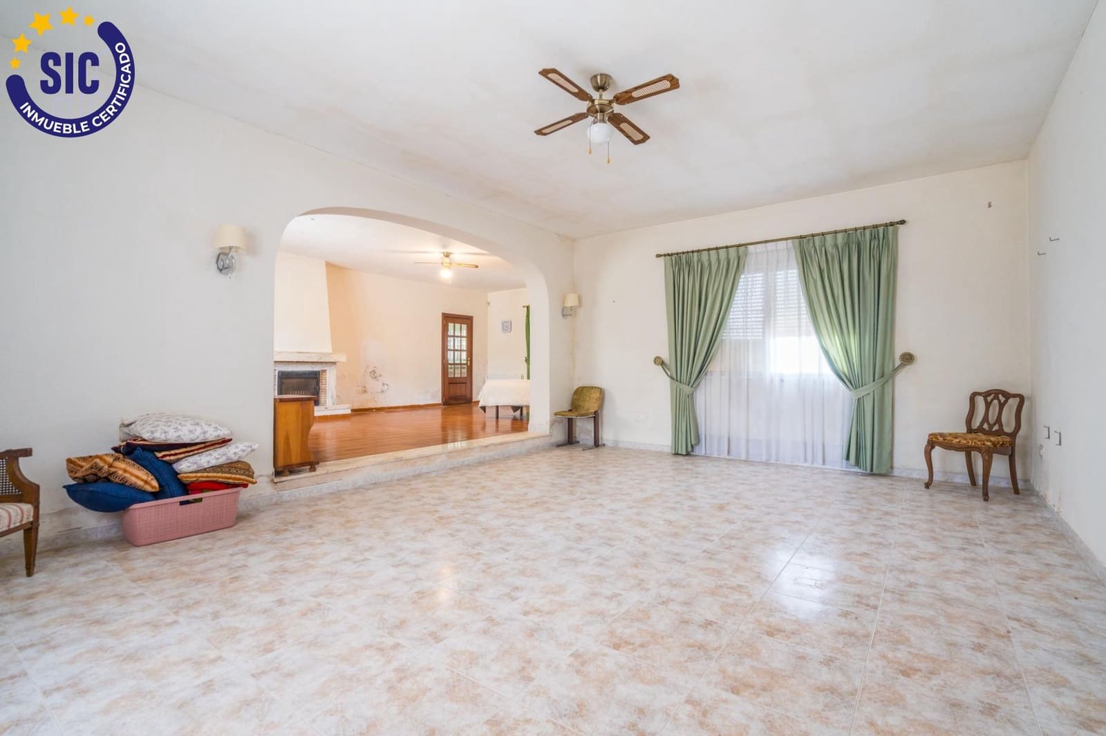4 chambre Villa/Maison à vendre à Serra avec piscine garage - 499 000 € (Ref: 9990820)