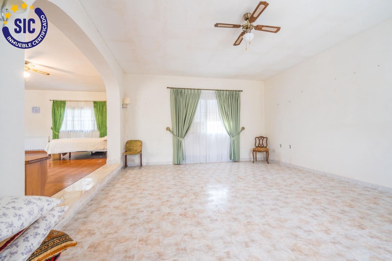 4 chambre Villa/Maison à vendre à Serra avec piscine garage - 499 000 € (Ref: 9990820)