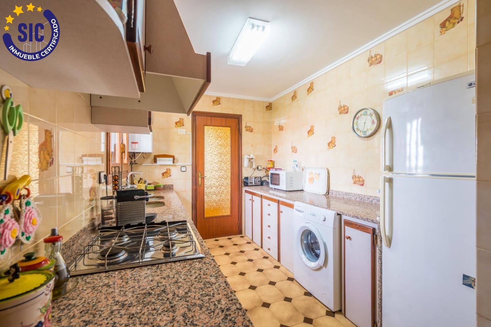 3 bedroom Villa for sale in Chiva with pool garage - € 380,000 (Ref: 9999689)