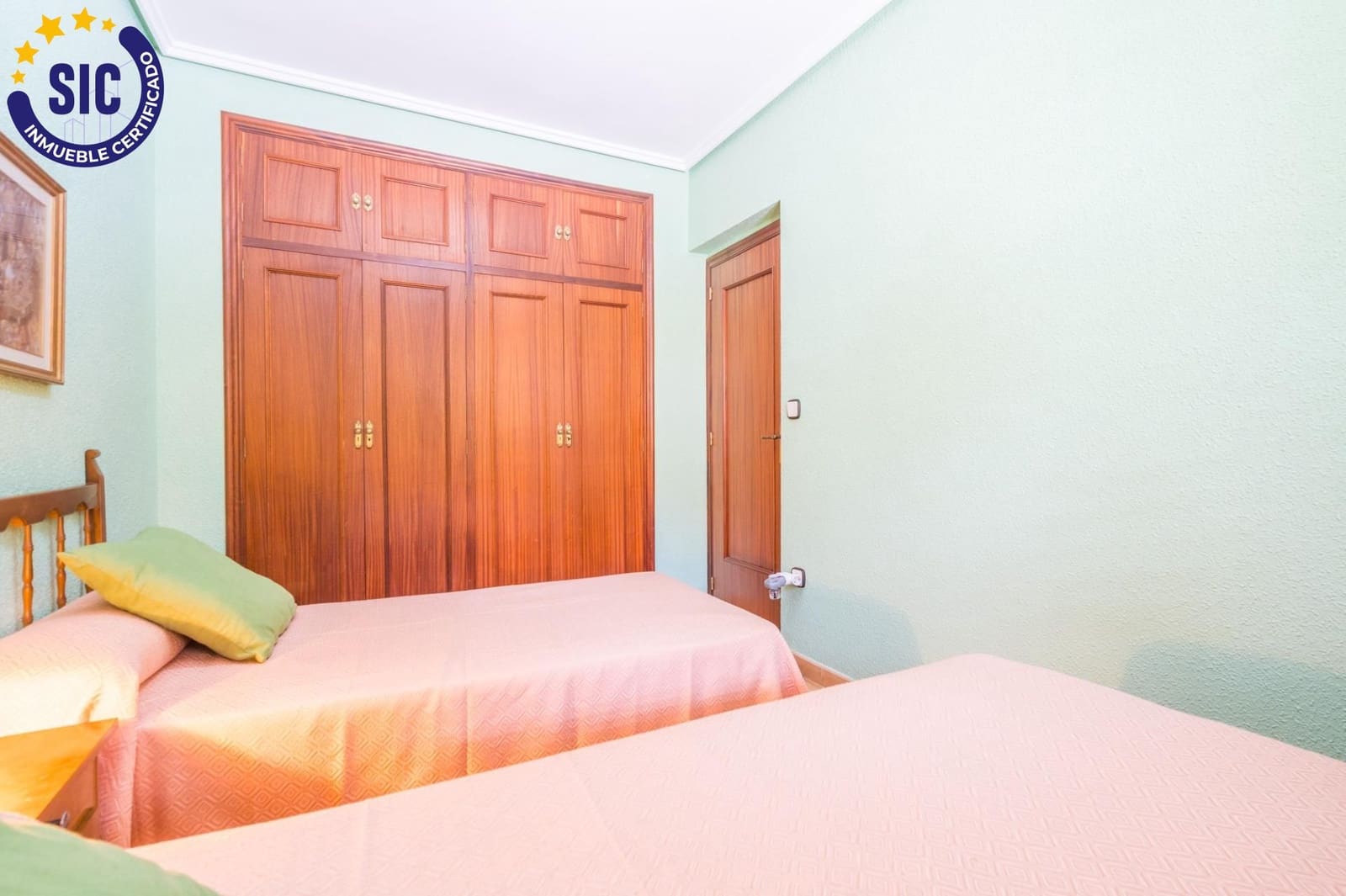 3 bedroom Villa for sale in Chiva with pool garage - € 380,000 (Ref: 9999689)