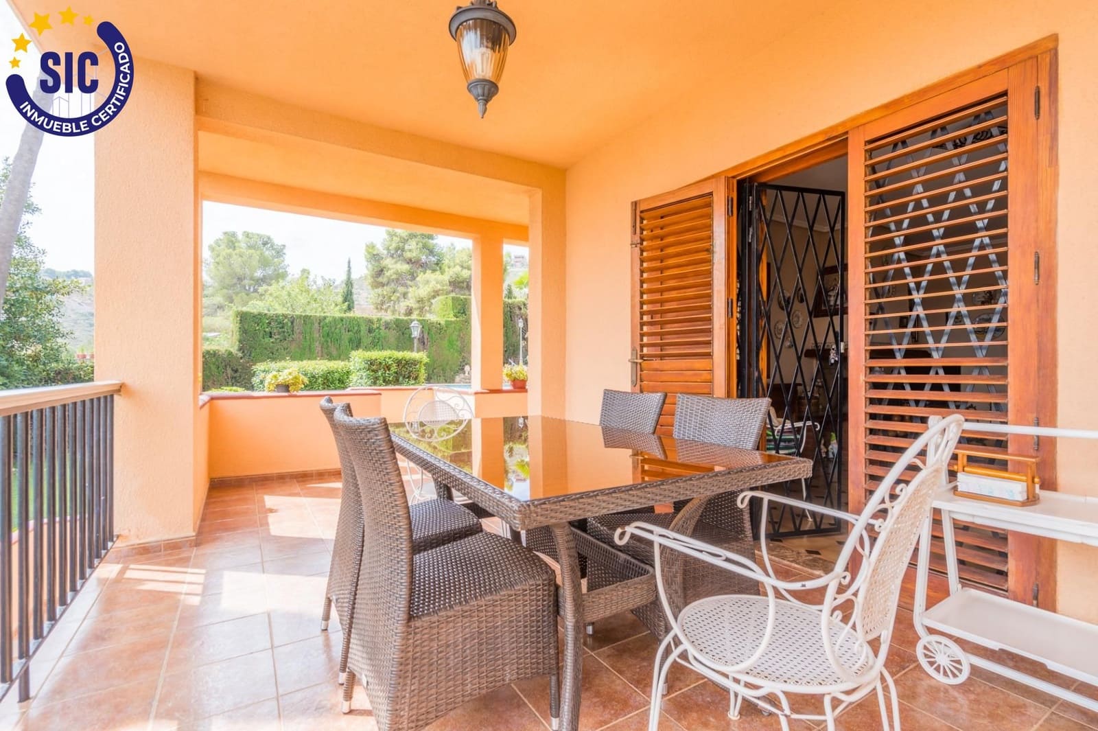 3 bedroom Villa for sale in Chiva with pool garage - € 380,000 (Ref: 9999689)
