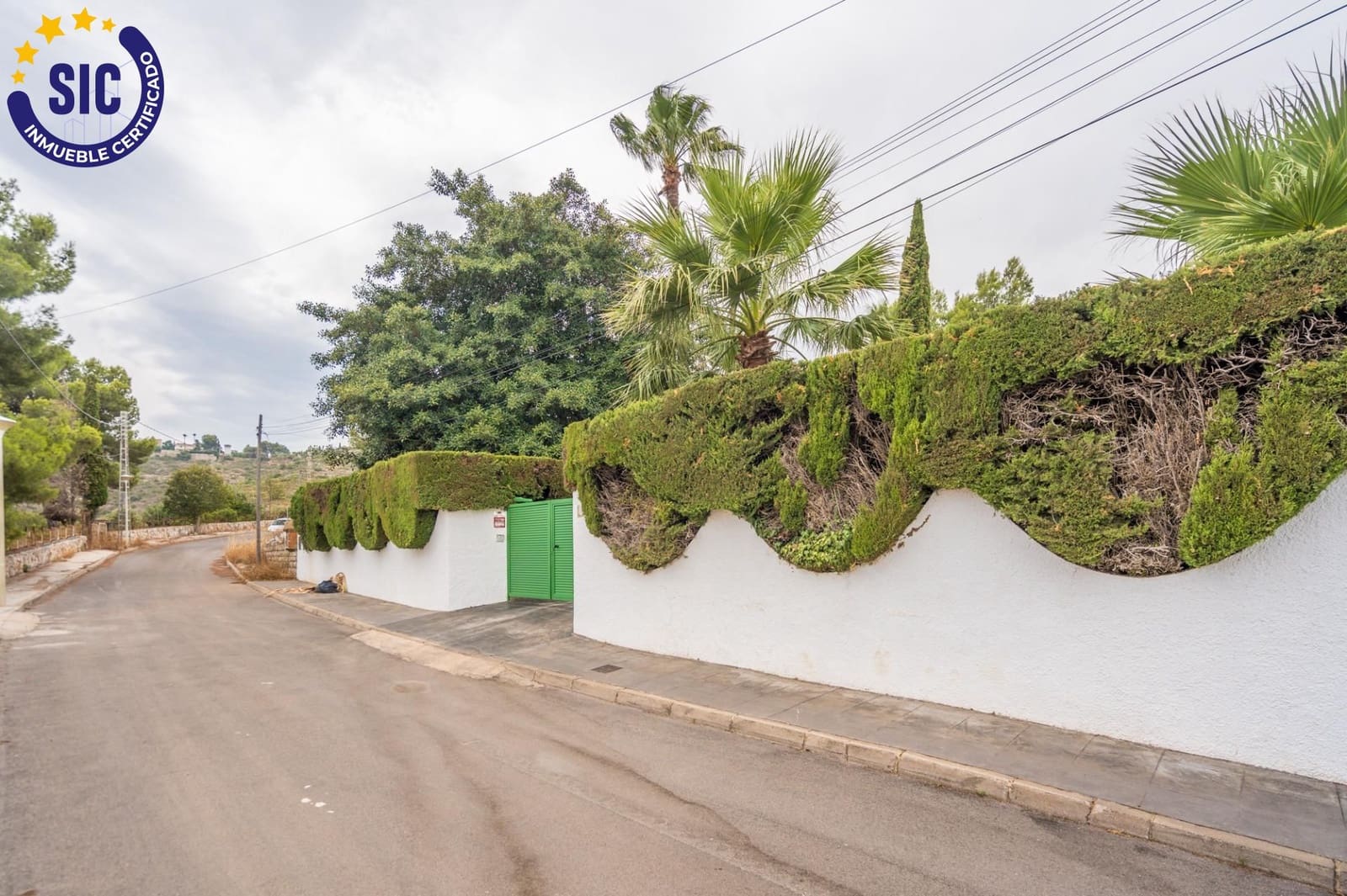 3 bedroom Villa for sale in Chiva with pool garage - € 380,000 (Ref: 9999689)