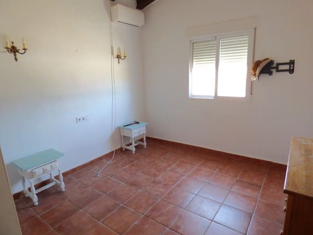 3 Zimmer Villa zu verkaufen in Relleu mit Pool - 249.500 € (Ref: 10026871)
