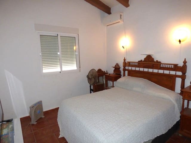 3 Zimmer Villa zu verkaufen in Relleu mit Pool - 249.500 € (Ref: 10026871)