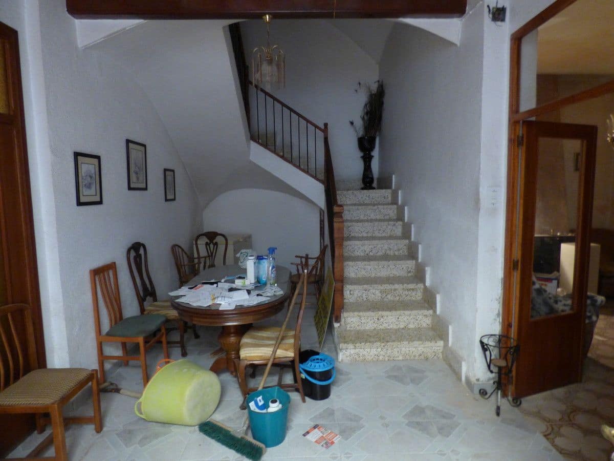 7 bedroom Townhouse for sale in Relleu - € 235,000 (Ref: 10077666)