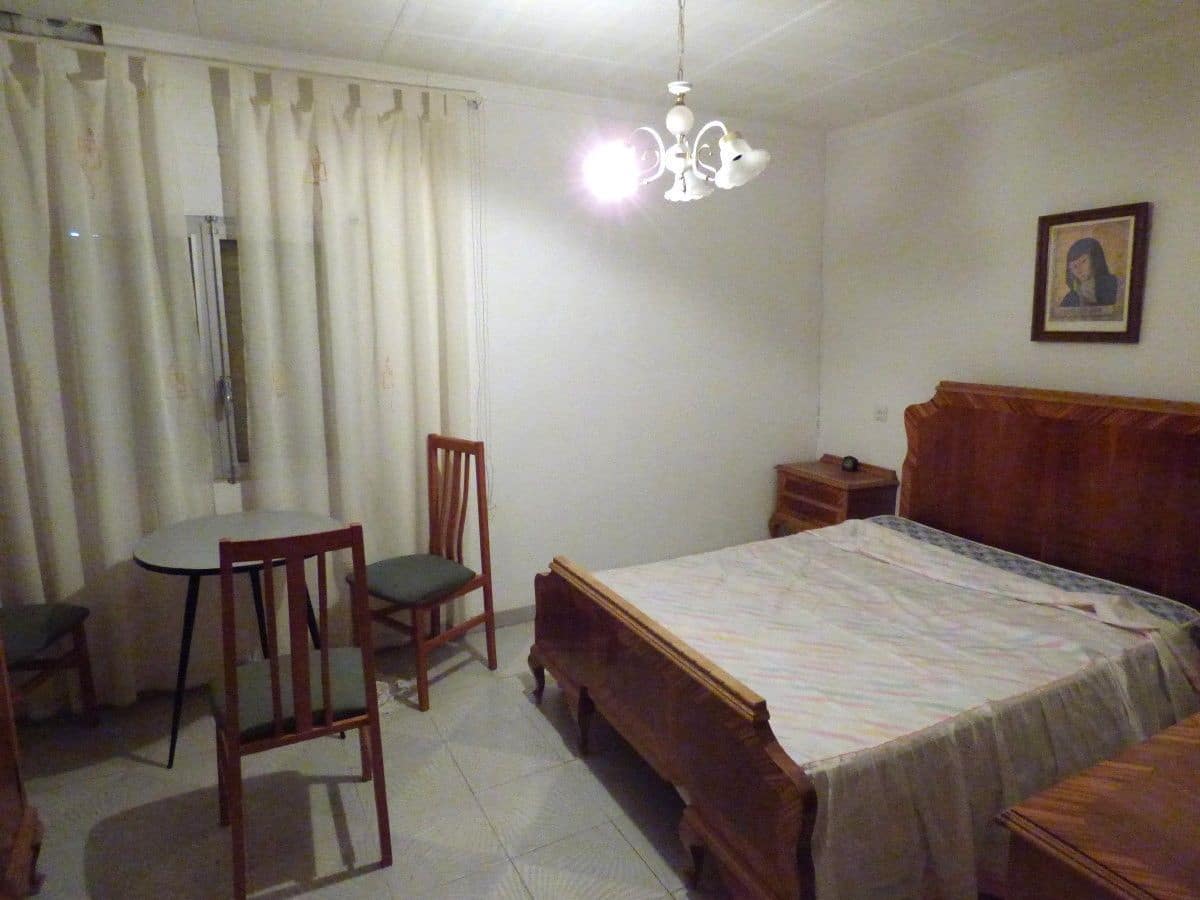 7 bedroom Townhouse for sale in Relleu - € 235,000 (Ref: 10077666)