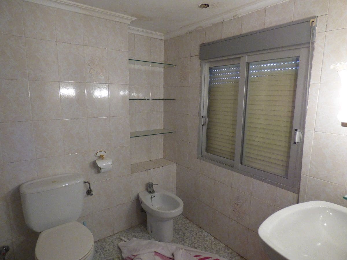 7 bedroom Townhouse for sale in Relleu - € 235,000 (Ref: 10077666)