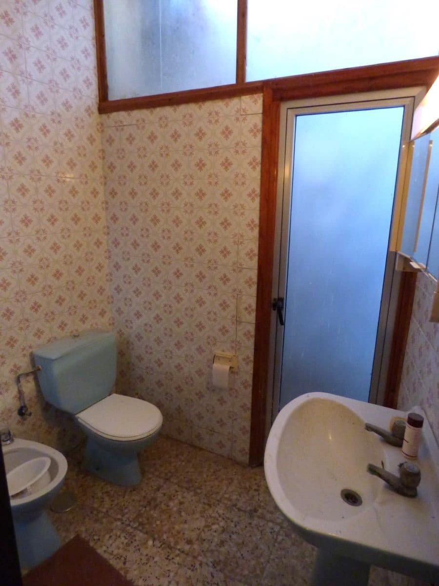7 bedroom Townhouse for sale in Relleu - € 235,000 (Ref: 10077666)