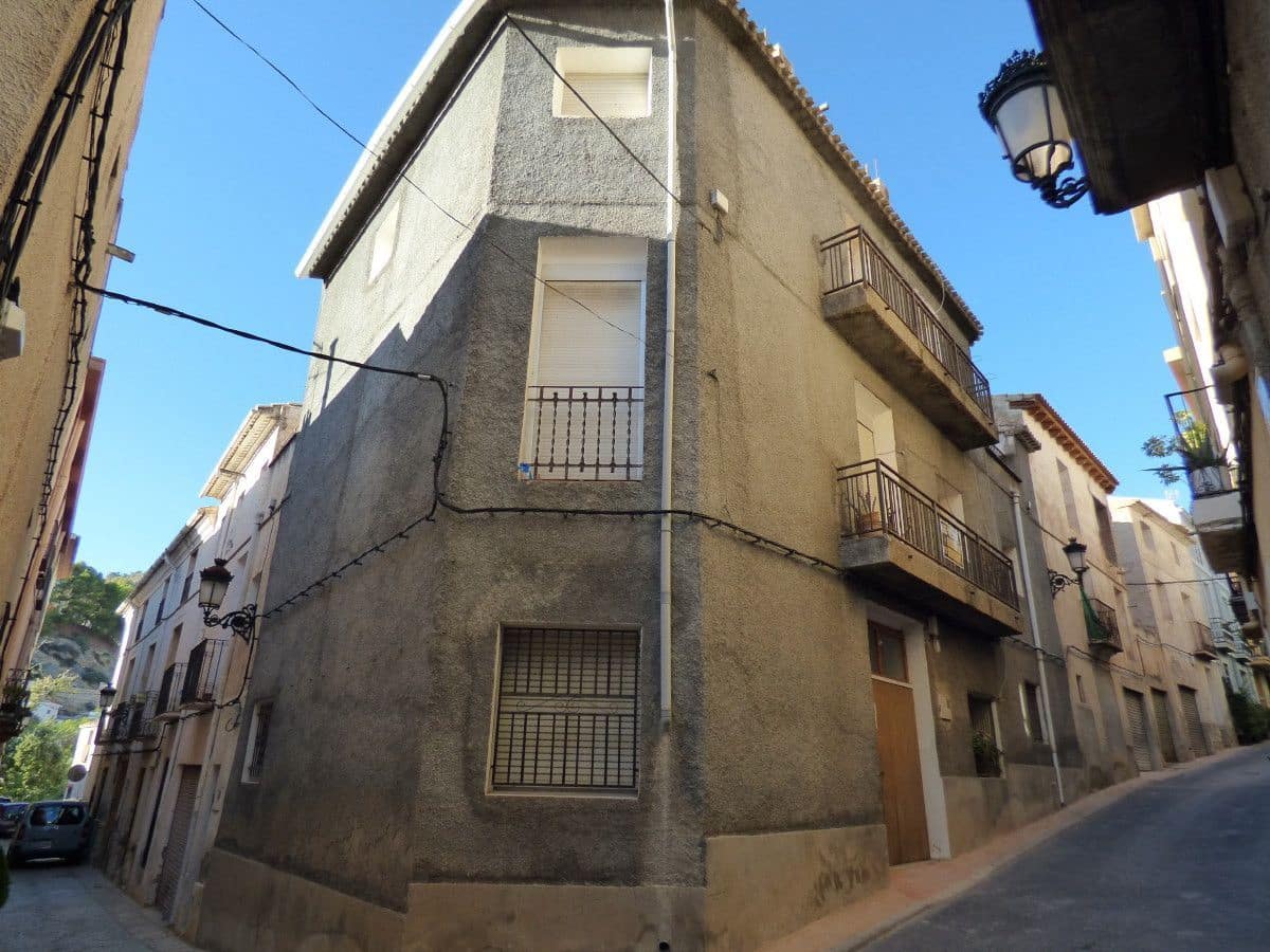 7 bedroom Townhouse for sale in Relleu - € 235,000 (Ref: 10077666)
