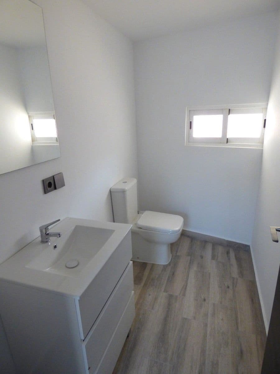5 bedroom Townhouse for sale in Orxeta with garage - € 310,000 (Ref: 10133082)