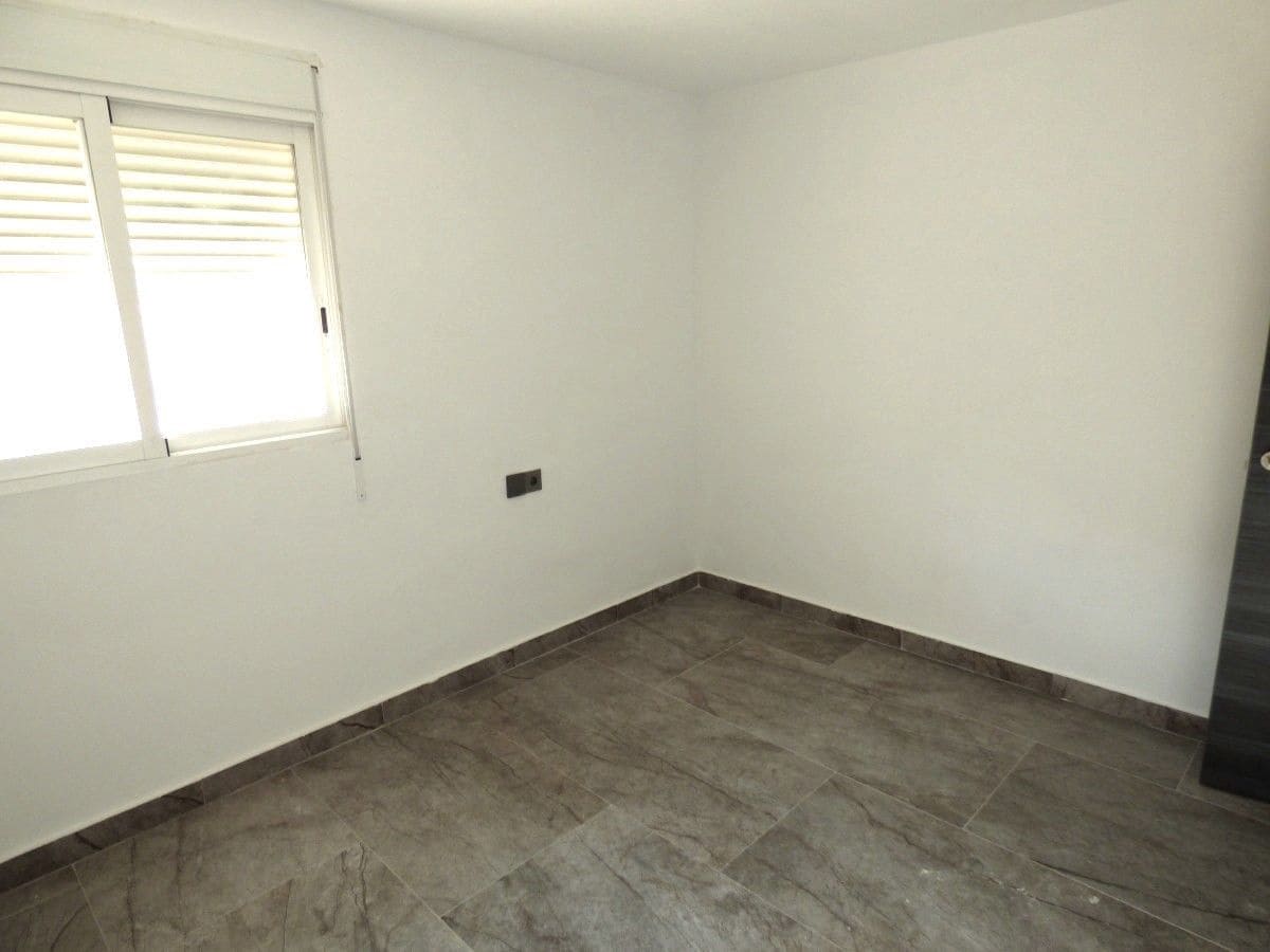5 bedroom Townhouse for sale in Orxeta with garage - € 310,000 (Ref: 10133082)