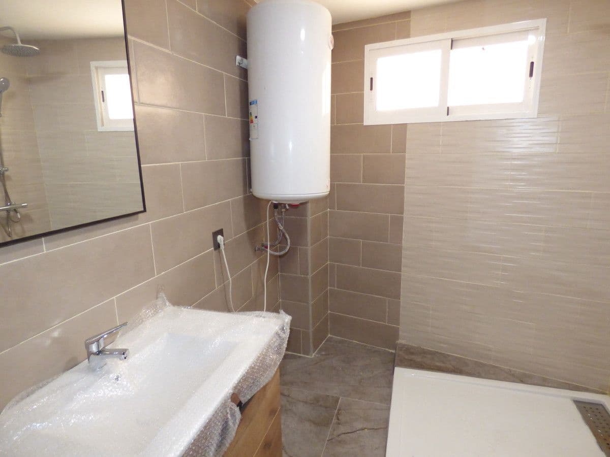 5 bedroom Townhouse for sale in Orxeta with garage - € 310,000 (Ref: 10133082)