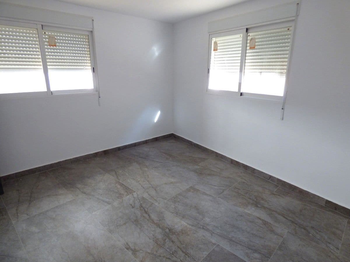 5 bedroom Townhouse for sale in Orxeta with garage - € 310,000 (Ref: 10133082)