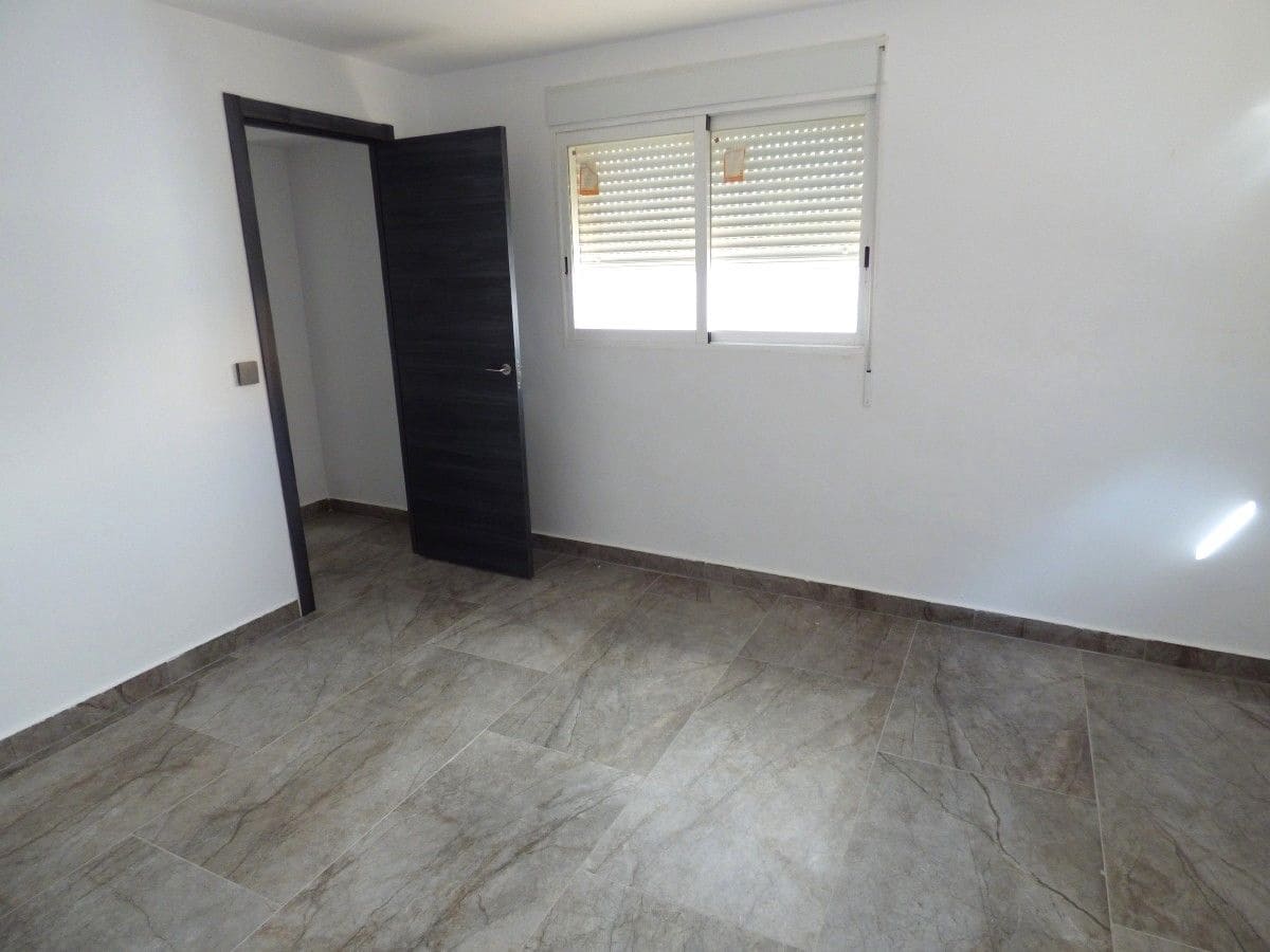 5 bedroom Townhouse for sale in Orxeta with garage - € 310,000 (Ref: 10133082)
