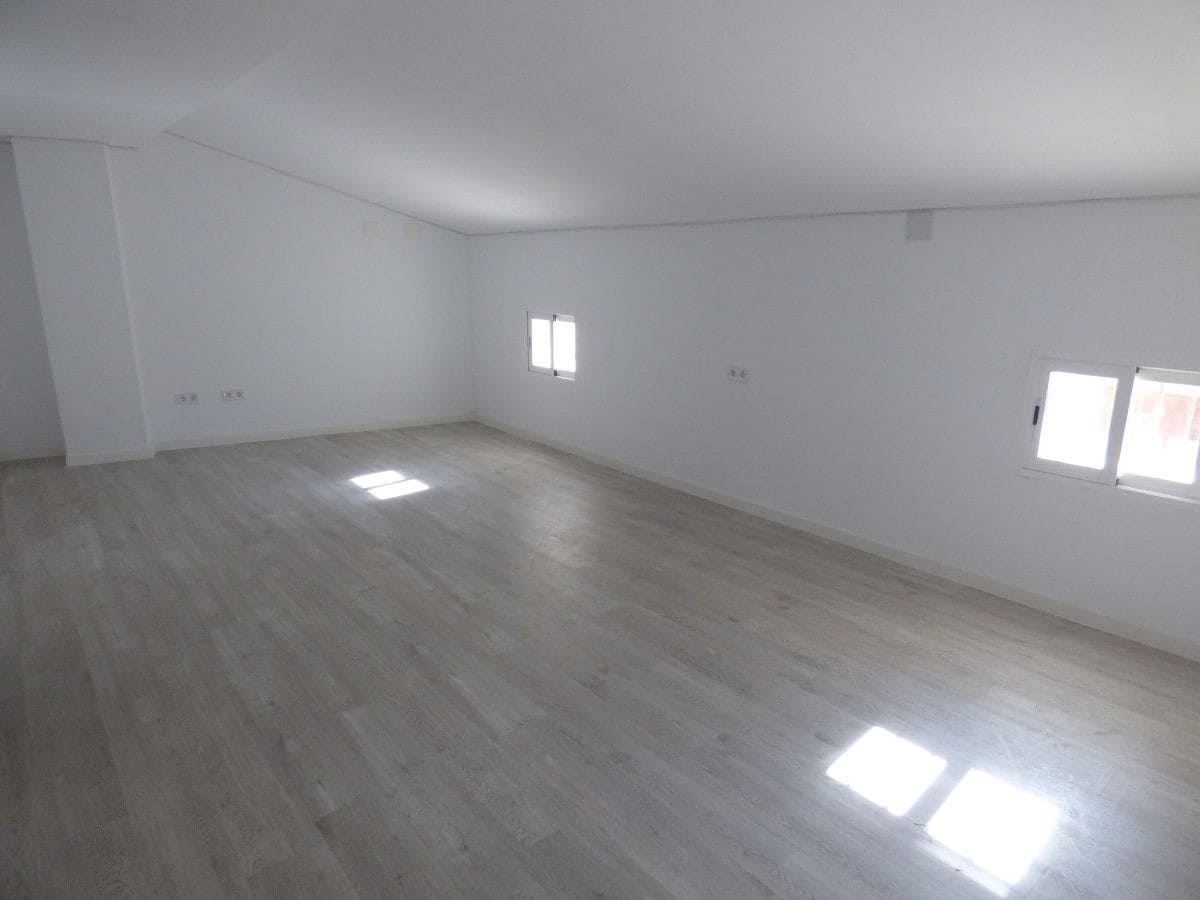 5 bedroom Townhouse for sale in Orxeta with garage - € 310,000 (Ref: 10133082)