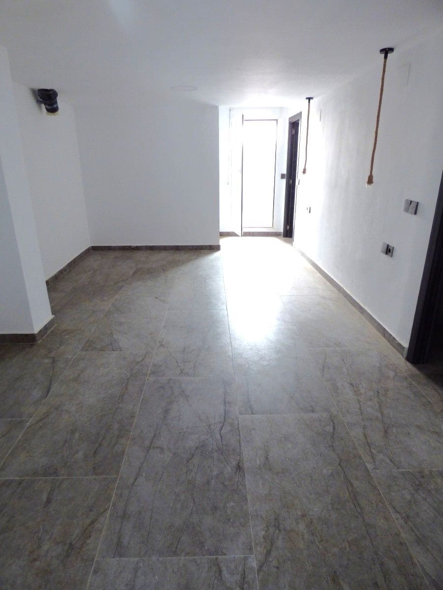 5 bedroom Townhouse for sale in Orxeta with garage - € 310,000 (Ref: 10133082)