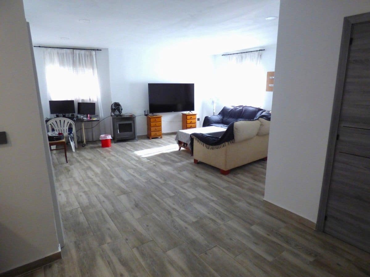 5 bedroom Townhouse for sale in Orxeta with garage - € 310,000 (Ref: 10133082)