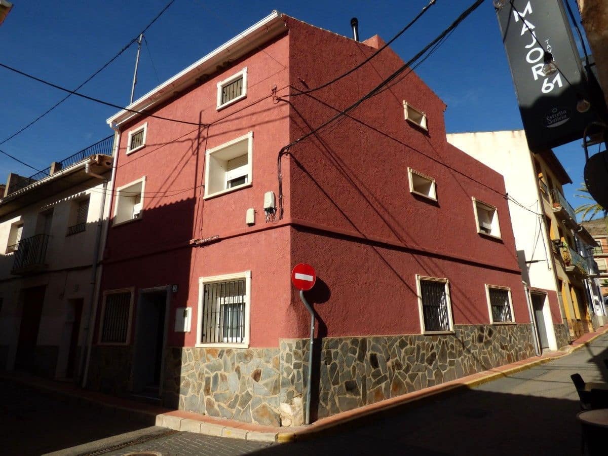 5 bedroom Townhouse for sale in Orxeta with garage - € 310,000 (Ref: 10133082)
