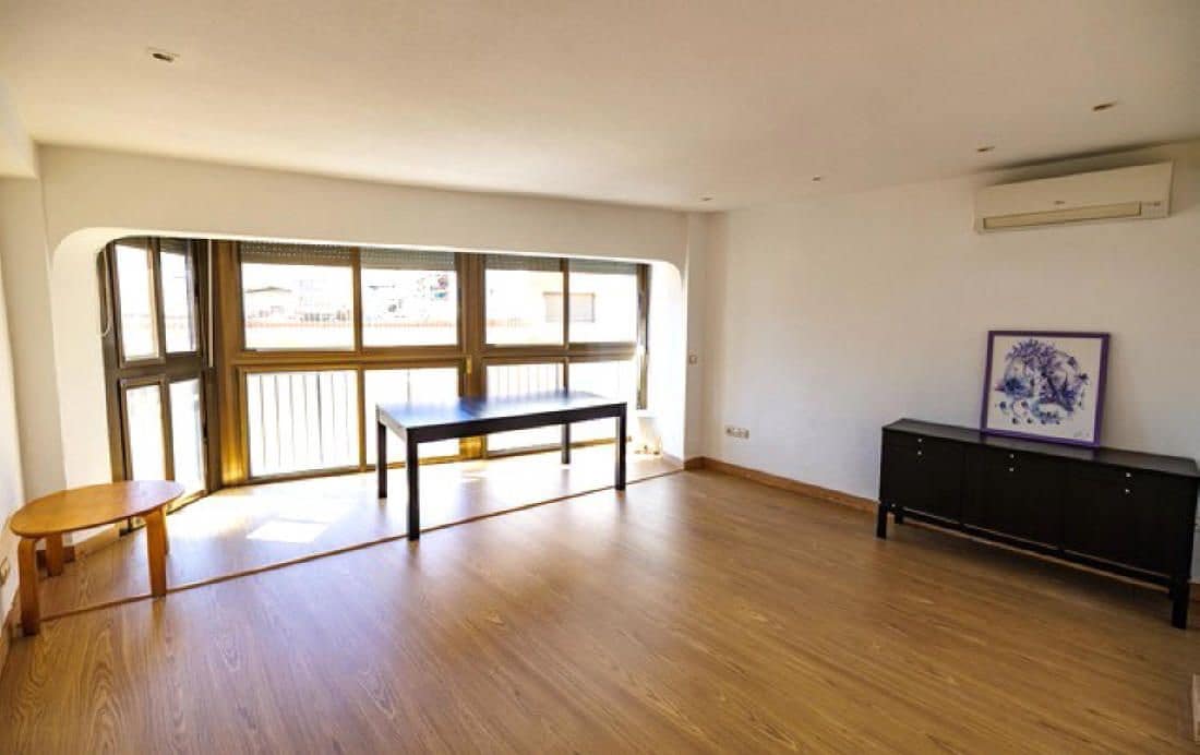 Apartamento de 2 habitaciones en Benidorm en venta - 240.000 € (Ref: 10164227)