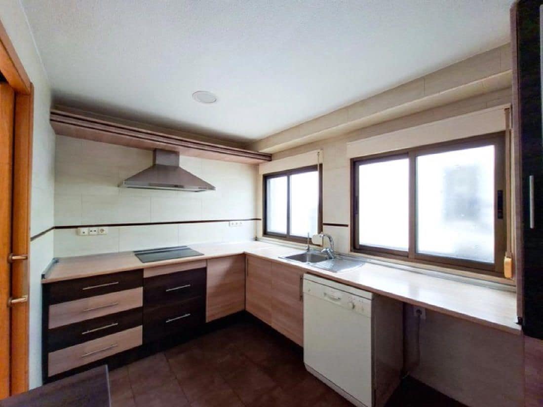 Apartamento de 2 habitaciones en Benidorm en venta - 240.000 € (Ref: 10164227)