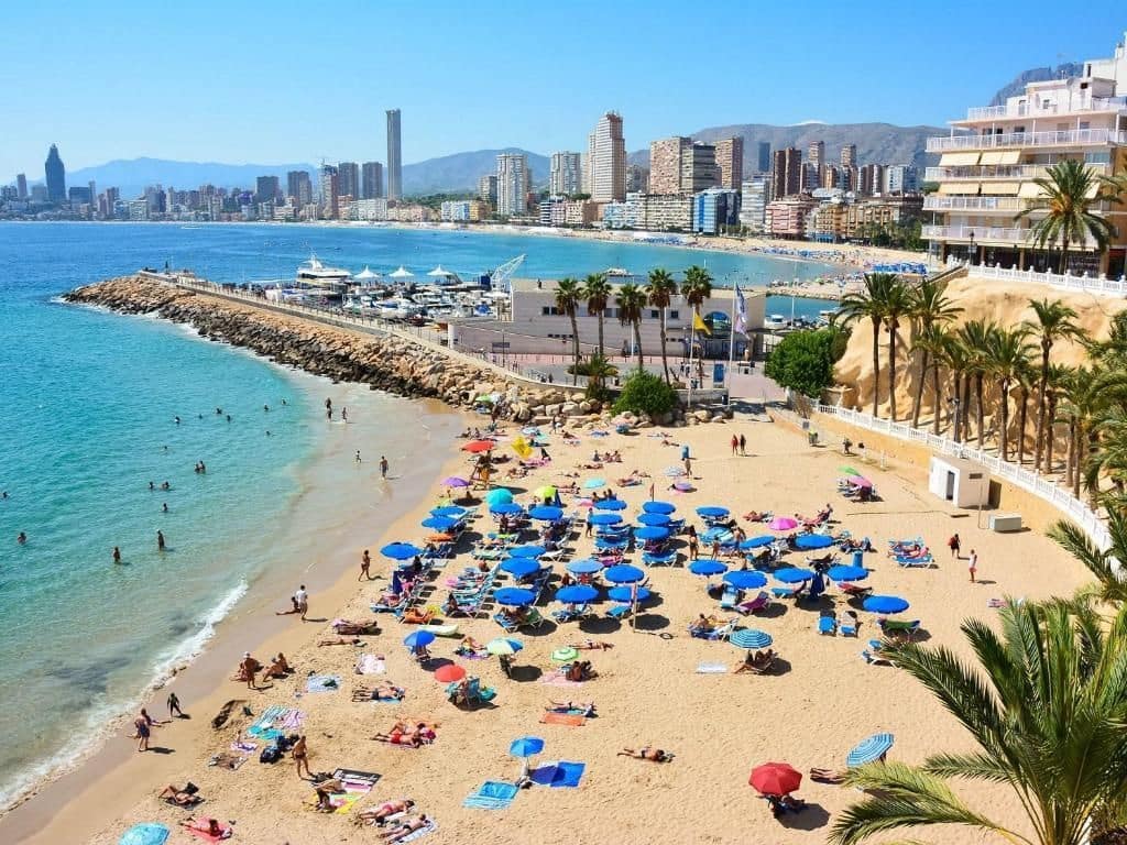 Apartamento de 2 habitaciones en Benidorm en venta - 240.000 € (Ref: 10164227)