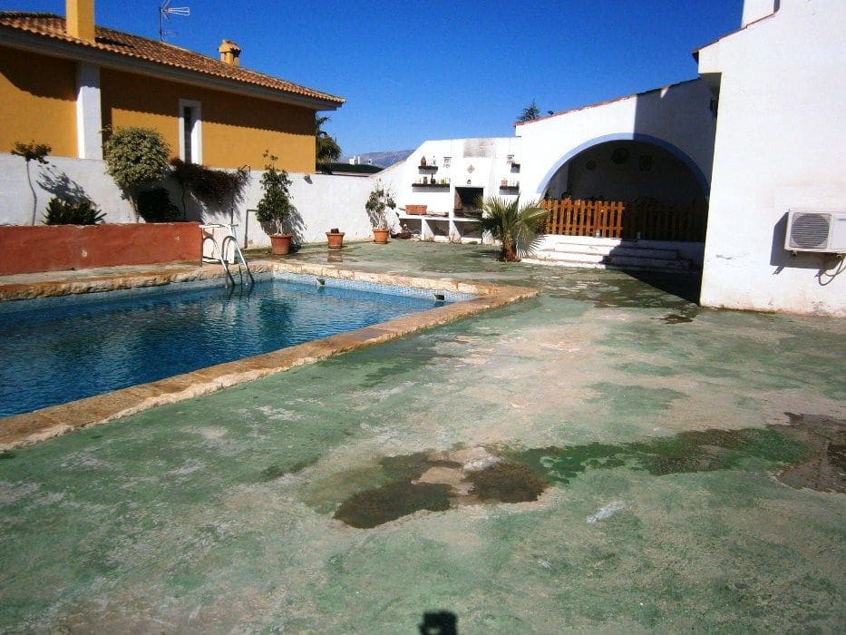 4 soveværelse Villa til salg i Benidorm med swimmingpool garage - € 450.000 (Ref: 3158186)