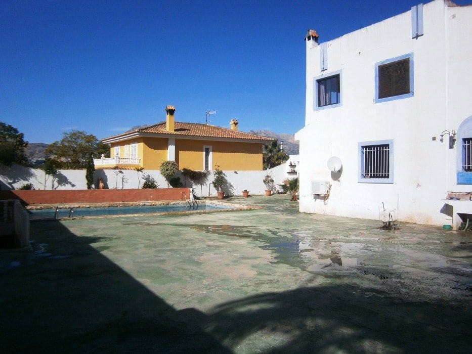 4 soveværelse Villa til salg i Benidorm med swimmingpool garage - € 450.000 (Ref: 3158186)