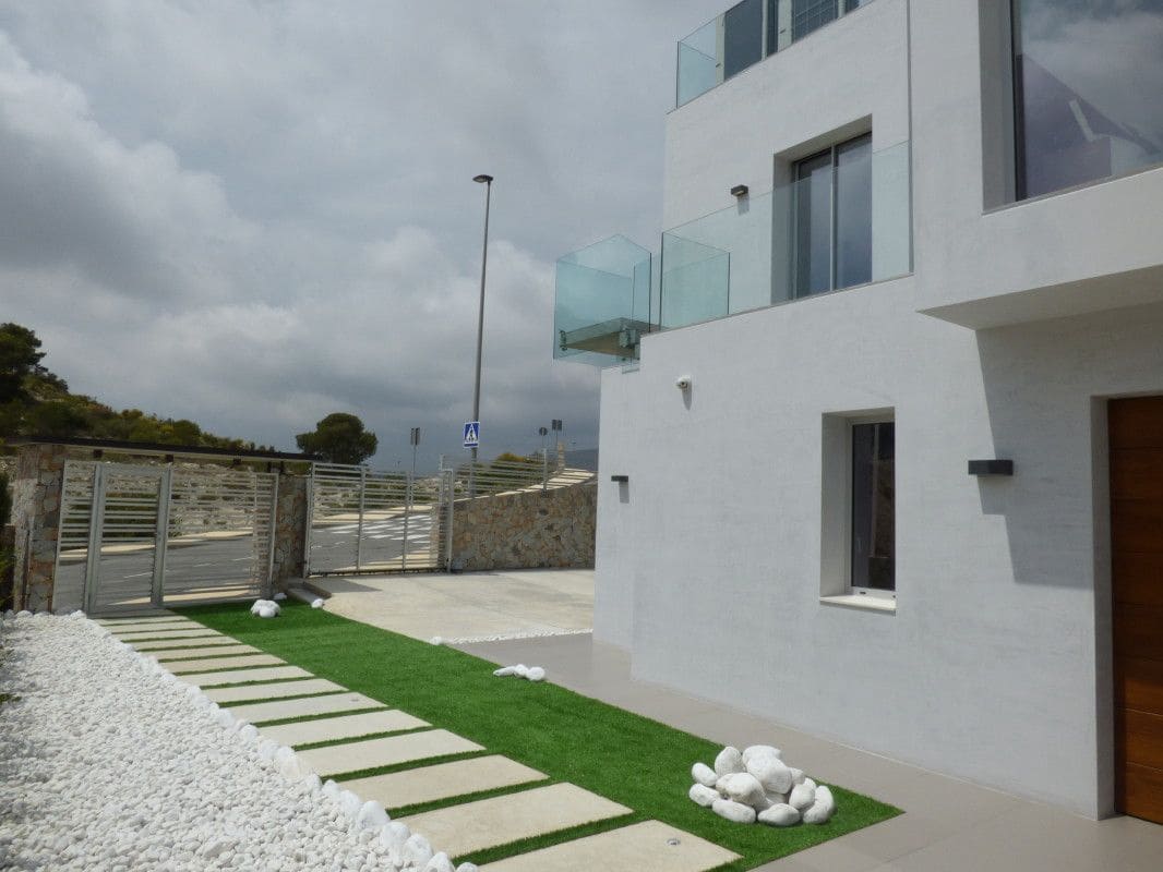 3 bedroom Villa for sale in Finestrat with pool garage - € 619,000 (Ref: 3220399)